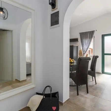 Zomzi Apartman Poreč