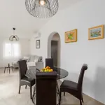 Apartman Zomzi