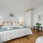 Zomzi Apartman Porec