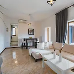 Zomzi Apartman *